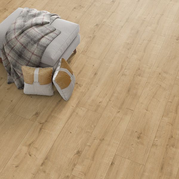 Classen Evolution laminat debljine 7 mm u modernom stanu, otporan na vlagu i s prirodnim izgledom