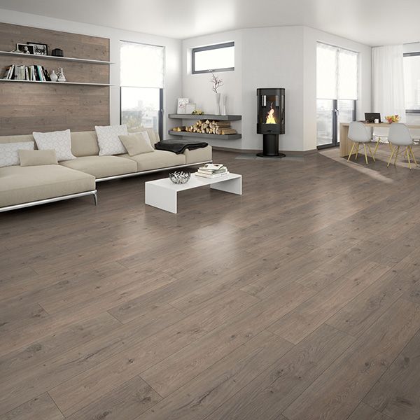 Postavljen Cosmo­flooritan Fusion laminat u suvremenom dnevnom boravku